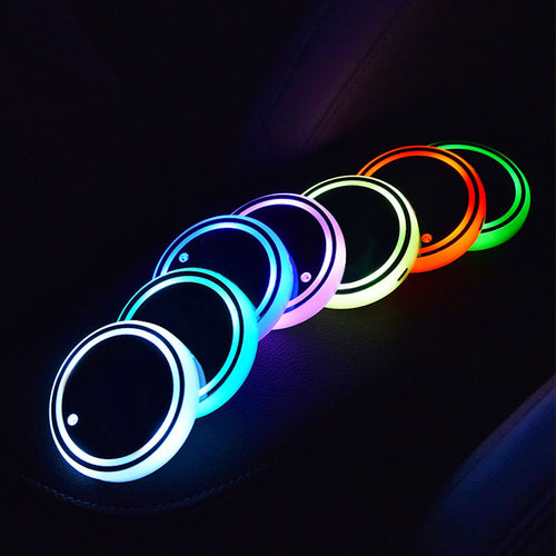LoisteKuppi – 7-värinen LED-valotyyny auton mukitelineeseen